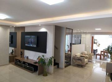 Casa de 3 quartos, Várzea Paulista · Sobrado à venda no Jardim Mirante em Várzea Paulista bem localizado