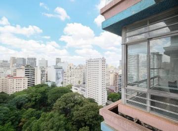Apartamento de 2 quartos, São Paulo · Apartamento no Ed. Louvre num dos últimos andares com detalhes originais