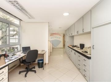 Comercial · 202m² · 13 Quartos · Conjunto comercial à venda a 2 quadras da Av.Paulista, com 202m², 9 salas e 4 banheiros, sem vaga, p