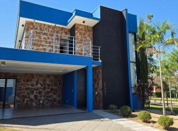 Casa · 249m² · 4 Quartos · 4 Vagas · Sobrado Mobiliado no Terras Alpha 2 | Esquina, Piscina Aquecida e Energia Solar