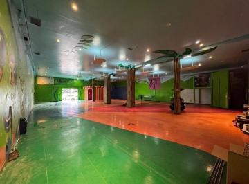 Comercial · 810m² · Aluguel de ponto comercial com 810m² na vila Mathias em Santos -SP