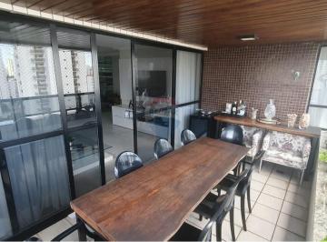 Apartamento · 225m² · 4 Quartos · 2 Vagas · "Refúgio Luxuoso na Tamarineira, 3 Suítes"