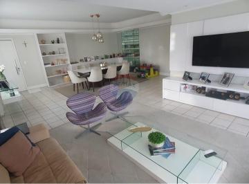 Apartamento · 225m² · 4 Quartos · 2 Vagas · "Refúgio Luxuoso na Tamarineira, 3 Suítes"