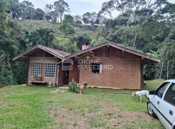 a615dgm2ytzjota1nthindlj_md · Casa com ampla área de terreno e contato com a natureza - 4 km do centro