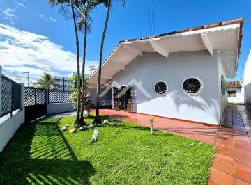 Casa · 140m² · 3 Quartos · 6 Vagas · Casa apenas 350m da praia em Peruíbe