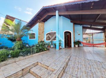 Casa · 180m² · 3 Quartos · 2 Vagas · Casa com piscina em Peruíbe