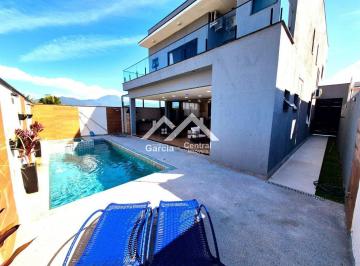 Casa · 250m² · 5 Quartos · 4 Vagas · Sobrado em condomínio em Peruíbe