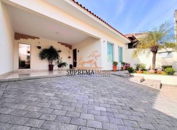 Casa · 212m² · 3 Quartos · 4 Vagas · Casa com 3 quartos sendo 1 suíte no Jardim Prestes de Barros - Sorocaba/SP