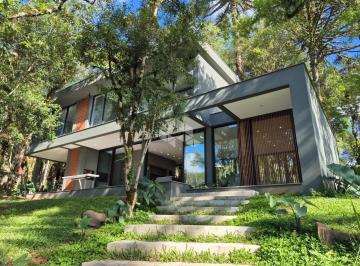 Casa · 158m² · 3 Quartos · 2 Vagas · Casa com três suítes no Res. Pinheiro Grosso em Canela