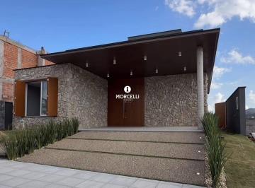 Casa · 245m² · 4 Quartos · 3 Vagas · Casa Alto Padrão em Condominio Fechado Exclusivo!