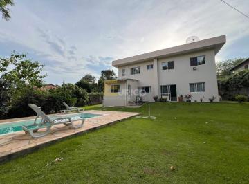 Casa · 400m² · 8 Quartos · 6 Vagas · Casa para venda em Recanto dos Canjaranas de 400.00m² com 8 Quartos, 2 Suites e 6 Garagens