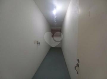 Casa · 344m² · 8 Quartos · 3 Vagas · Casa para venda e aluguel em Centro de 344.00m² com 8 Quartos, 2 Suites e 3 Garagens