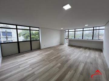 Comercial · 67m² · 1 Quarto · Sala comercial reformada e elevador no bairro Bom Fim.