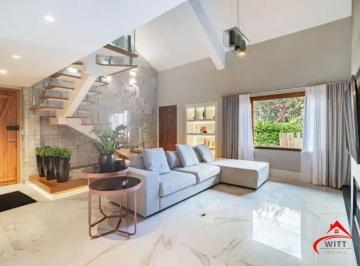 Casa · 319m² · 3 Quartos · 3 Vagas · Casa mobiliada com piscina e espaço gourmet no Cristo Redentor