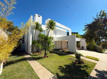 Casa · 330m² · 3 Quartos · 4 Vagas · Casa de Condomínio com 3 quartos, Cidade Santos Dumont - Jundiaí