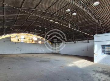 Comercial · 749m² · Galpão : / Comercial / Jardim de Lucca