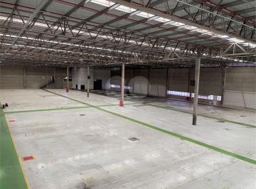 Comercial · 2866m² · 12 Vagas · Galpão / Depósito / Armazém para alugar em Centro de 2866.00m² com 12 Garagens