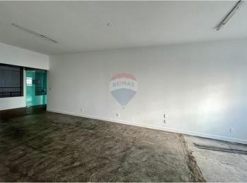 Comercial · 482m² · 4 Vagas · Imóvel Comercial para alugar em Jardim Santa Izabel de 482.00m² com 4 Garagens