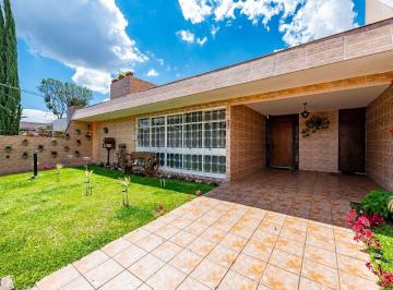 Casa · 220m² · 3 Quartos · 4 Vagas · Casa para venda em Vila Izabel de 220.00m² com 3 Quartos, 1 Suite e 4 Garagens