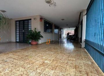 Casa · 203m² · 3 Quartos · 2 Vagas · Casa para venda em Centro de 203.00m² com 3 Quartos, 1 Suite e 2 Garagens