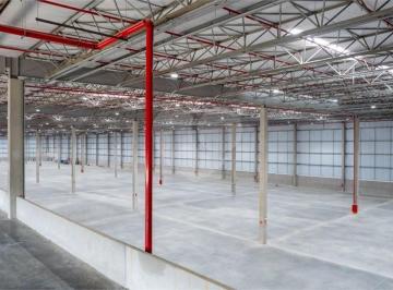 Comercial · 3708m² · 17 Vagas · Galpão / Depósito / Armazém para alugar em Cumbica de 3708.00m² com 17 Garagens