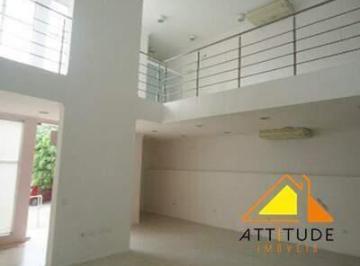 Comercial · 250m² · 2 Vagas · Prédio Comercial para venda em Centro de 0.01m² com 2 Garagens