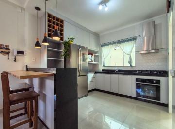 Casa · 205m² · 3 Quartos · 2 Vagas · Casa para venda em Jardim Ouro Verde de 205.00m² com 3 Quartos, 1 Suite e 2 Garagens