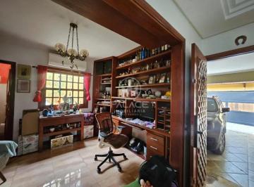 Casa · 427m² · 5 Quartos · 4 Vagas · Casa de Condomínio para venda em Dois Córregos de 427.00m² com 5 Quartos, 3 Suites e 4 Garagens