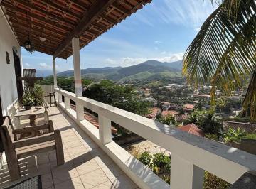 Casa · 400m² · 6 Quartos · 1 Vaga · Casa a venda com 318m² e 6 quartos.
