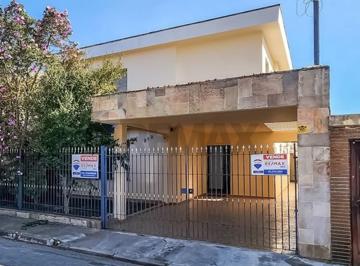 Casa · 244m² · 4 Quartos · 2 Vagas · Casa com 260 m² 4 quartos, sendo 1 suítes, jardim, quintal, garagem para 2 carros
