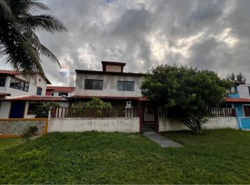 Casa · 390m² · 4 Quartos · 3 Vagas · Casa Charmosa para Aluguel em Cabo Frio – Conforto e Contato com a Natureza