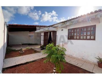 Casa · 280m² · 3 Quartos · 2 Vagas · "Encantadora Casa Reformada, com piscina grande, em Nova Parnamirim"