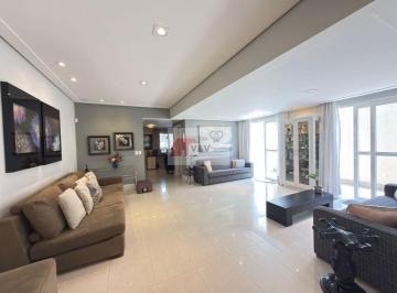 Casa · 350m² · 5 Quartos · 4 Vagas · Casa a venda no Brooklin, 5 suítes e 4 vagas de garagem - 350m2!