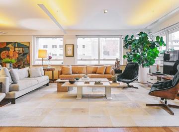 Apartamento · 453m² · 3 Quartos · 5 Vagas · Entre o Parque do Povo e o JK: varanda curva, luz abundante e um andar só para você.