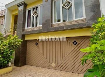 Casa · 236m² · 3 Quartos · 4 Vagas · Casa à Venda - Bosque da Saúde, 3 Quartos, 236 m² -