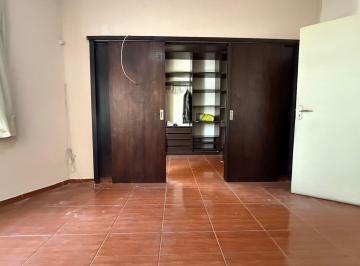 Casa · 180m² · 2 Quartos · 1 Vaga · Casa à Venda - Carlos Prates, 2 Quartos, 180 m2