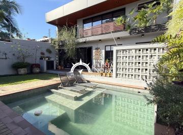 Casa · 250m² · 4 Quartos · 2 Vagas · Casa com linda arquitetura | Jardim Europa | 4 quartos | Área Gourmet