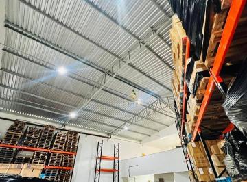 6290ba88f5a8d0c6465729842c63ac781c5ef7a1 · Galpão para Locação no Bairro Campestre, em Santo André – 380 m² | Pé-direito de 7,5 m | Entrada par