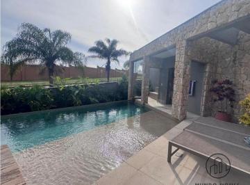 Casa · 589m² · 4 Quartos · 7 Vagas · Linda Casa de Luxo para Locação | Alphaville Nova Esplanada 3 - Votorantim/SP