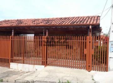 Casa · 200m² · 4 Quartos · 3 Vagas · Linda Casa com 4 Dormitórios, Suíte, Área Gourmet e Amplo Quintal em Taubaté