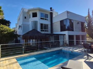 Casa · 550m² · 6 Quartos · 6 Vagas · Casa alto padrão em Curitiba a 2 minutos do Parque Tingui.