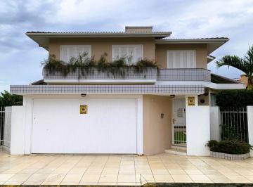 Casa · 266m² · 4 Quartos · 2 Vagas · Casa para alugar em Araranguá/SC