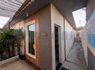 Casa en Venda de 2 quartos Balneário dos Golfinhos · Casa de 150 m² com 2 quartos à venda em Balneário dos Golfinhos