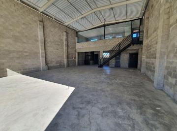 Comercial · 384m² · 2 Vagas · Galpão / Depósito / Armazém para alugar em Jardim Algodoal de 384.00m² com 2 Garagens