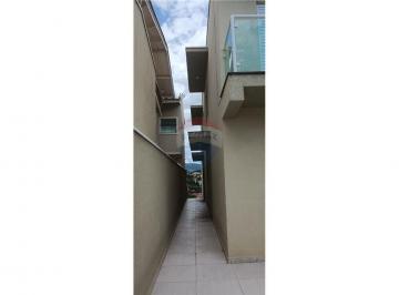 Casa · 250m² · 3 Quartos · 2 Vagas · Sobrado para alugar em Jardim Maristela de 250.00m² com 3 Quartos e 2 Garagens