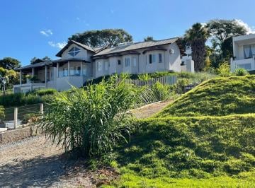Casa · 400m² · 4 Quartos · 3 Vagas · Casa para venda em Condomínio Jardim Das Palmeiras de 400.00m² com 4 Quartos, 4 Suites e 3 Garagens