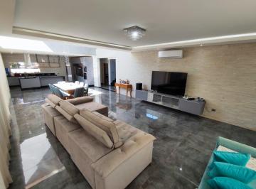 Casa · 500m² · 6 Quartos · 3 Vagas · Casa para venda em Condomínio Ninho Verde de 500.00m² com 6 Quartos, 4 Suites e 3 Garagens