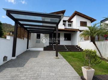 Casa · 113m² · 3 Quartos · 2 Vagas · Casa