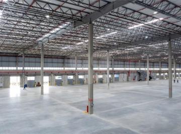 Comercial · 3708m² · 17 Vagas · Galpão / Depósito / Armazém para alugar em Cumbica de 3708.00m² com 17 Garagens