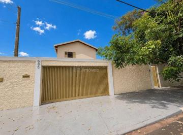 Casa · 228m² · 3 Quartos · 6 Vagas · Casa para venda em Pq Das Laranjeiras de 228.00m² com 3 Quartos, 1 Suite e 6 Garagens